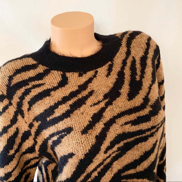 H&M Zebra Print Sweater - Picture 5 of 9